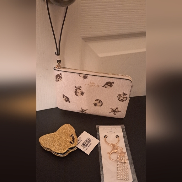Coach 2pc bundle with unbranded perfume charm NWT - Picture 1 of 6
